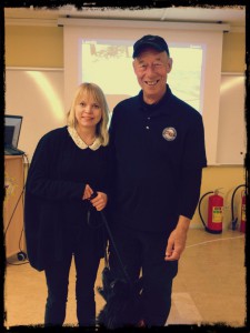 Denise Hundkonsult tillsammans med Ron Gaunt, grundare till sporten K9 Nose work i USA.